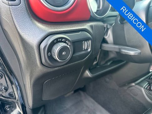 Used 2023 Jeep Wrangler Unlimited Rubicon w/ Cold Weather Group AWD/4WD image 12