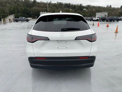 New 2026 Honda HR-V LX image 10