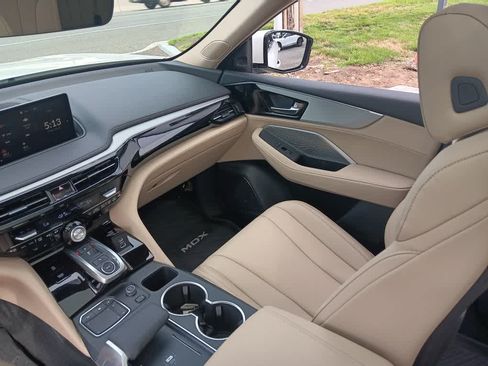 Used 2024 Acura MDX SH-AWD image 11