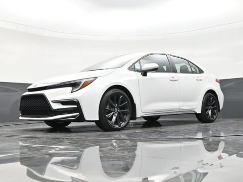 Used 2024 Toyota Corolla SE FWD image 20