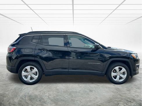 Used 2019 Jeep Compass Latitude image 4