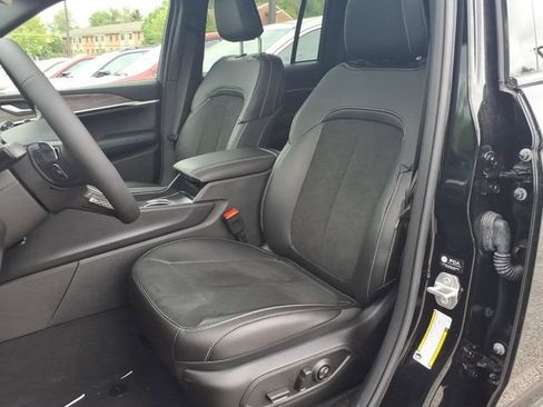 New 2026 Jeep Grand Cherokee Altitude AWD/4WD image 4