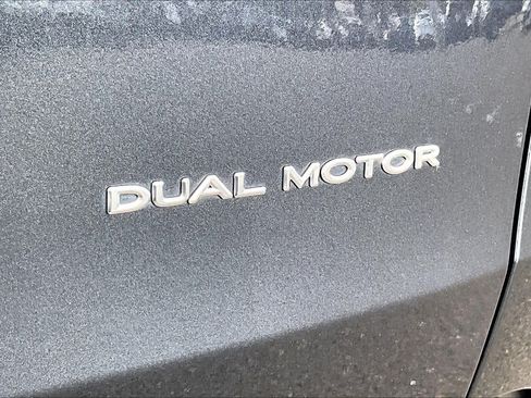 Used 2026 Tesla Model Y AWD image 9