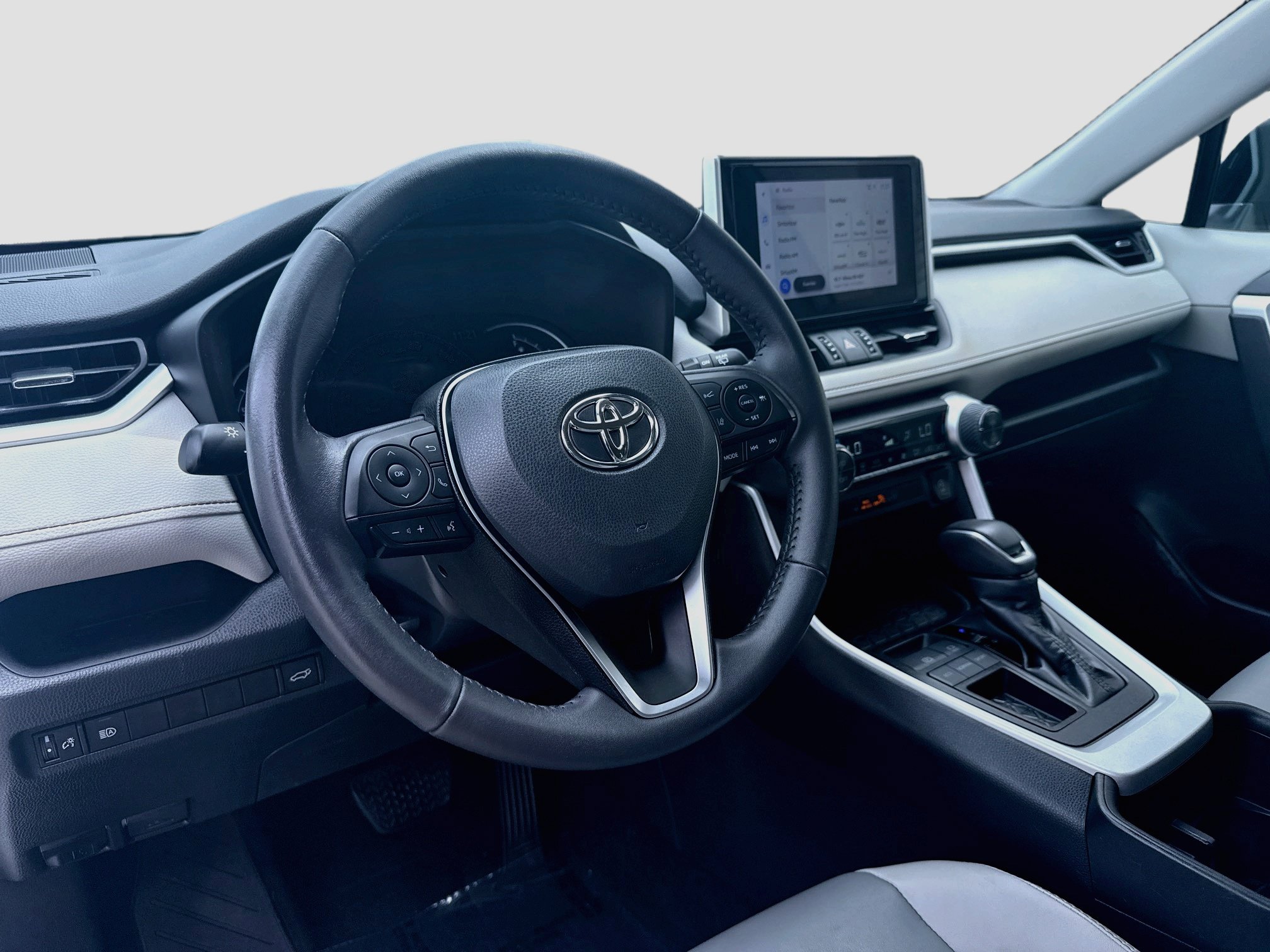 Used 2024 Toyota RAV4 XLE Premium FWD image 7