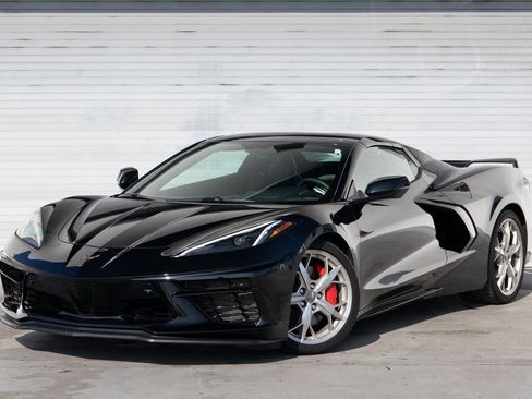 Used 2023 Chevrolet Corvette Stingray w/ Z51 Performance Package image 3