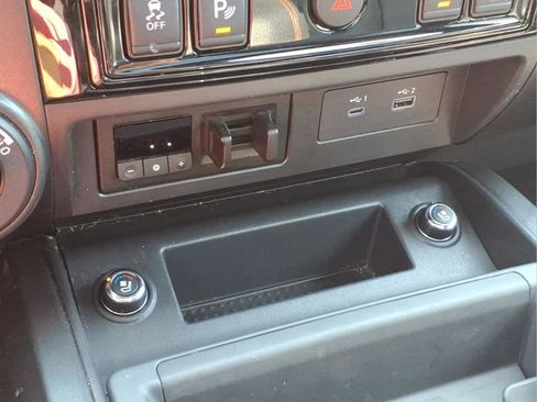 Used 2024 Nissan Titan PRO-4X w/ Pro-4x Convenience Package image 10