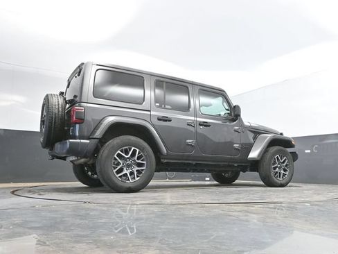 Used 2025 Jeep Wrangler Unlimited Sahara AWD/4WD image 47