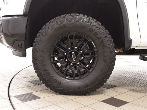 Used 2024 Chevrolet Silverado 2500 ZR2 w/ Technology Package AWD/4WD image 32