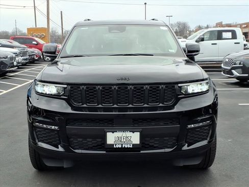 Used 2023 Jeep Grand Cherokee L Limited w/ Black Appearance Package image 34