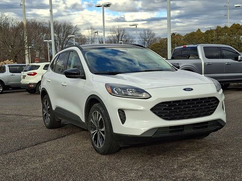 Certified 2022 Ford Escape SE w/ SE Sport Appearance Package image 2