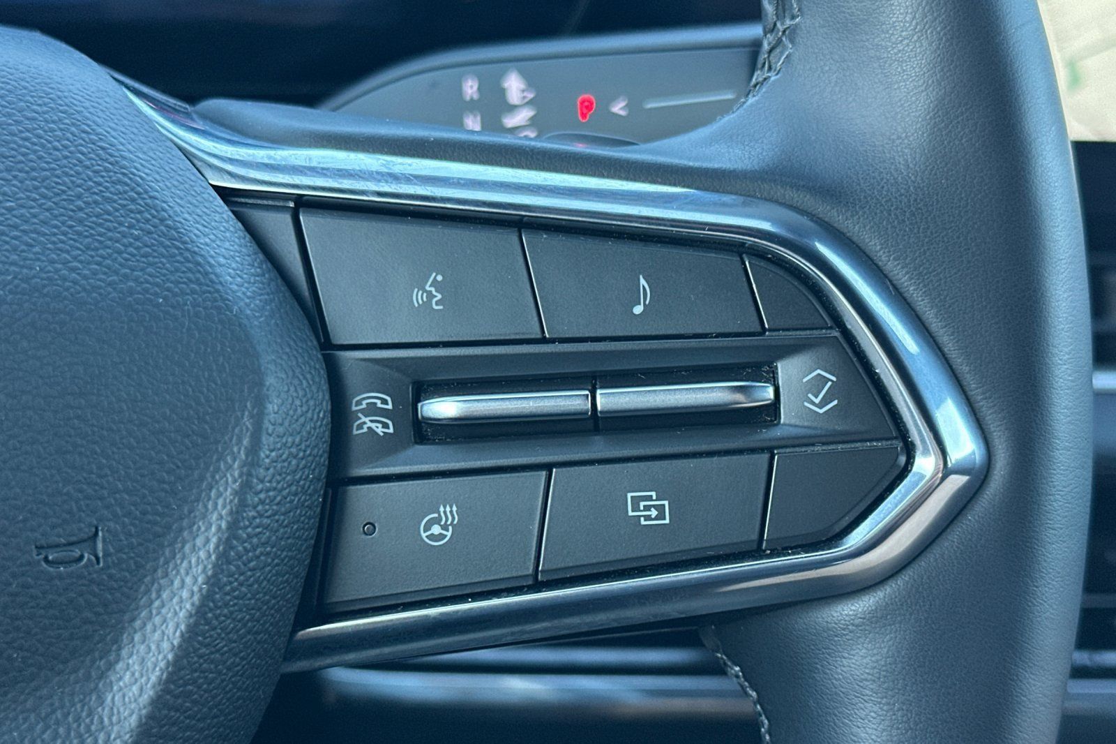Used 2025 Chevrolet Equinox LT w/ Convenience Package II FWD image 36
