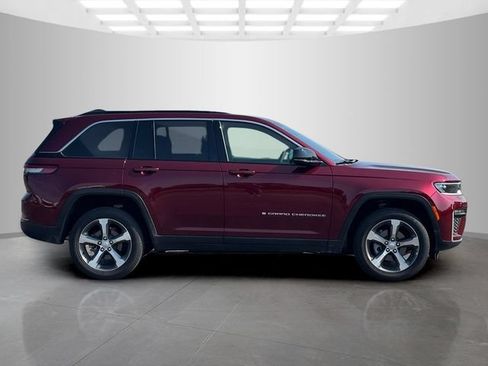 Certified 2026 Jeep Grand Cherokee Limited AWD/4WD image 8