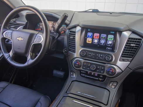 Used 2017 Chevrolet Suburban Premier image 27