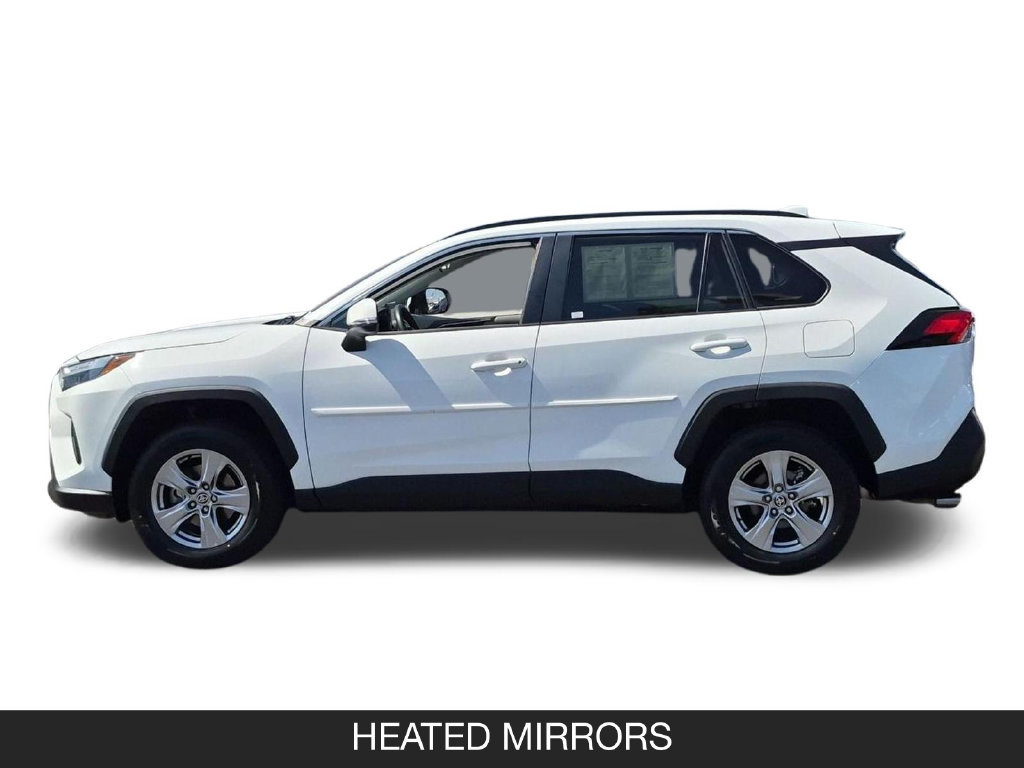 Used 2022 Toyota RAV4 XLE AWD/4WD image 5
