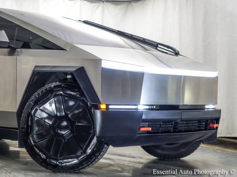 Used 2024 Tesla Cybertruck Cyberbeast image 2