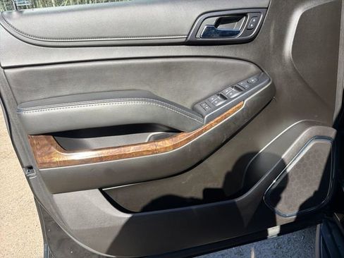 Used 2020 Chevrolet Suburban LS AWD/4WD image 16