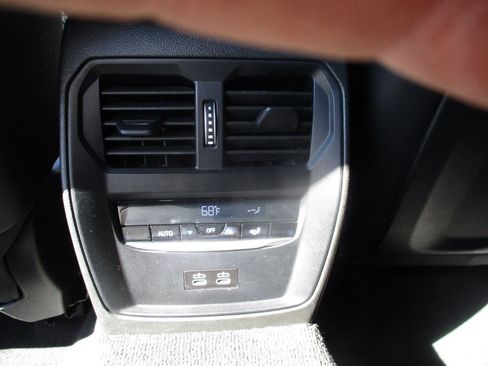 Used 2024 BMW 330i Sedan w/ Convenience Package image 13