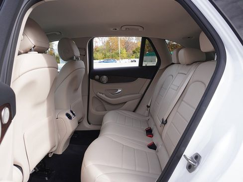 Used 2021 Mercedes-Benz GLC 300 4MATIC image 35