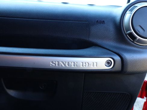 Used 2018 Jeep Wrangler Unlimited Rubicon w/ Cold Weather Group image 43