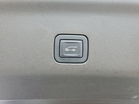 Used 2023 Cadillac Escalade Premium Luxury image 34