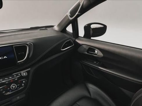 New 2027 Chrysler Pacifica Select FWD image 37