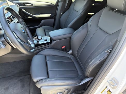 Used 2025 BMW X4 xDrive30i AWD/4WD image 19