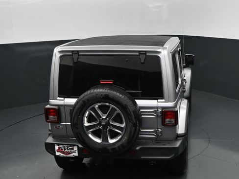 Used 2020 Jeep Wrangler Unlimited Sahara AWD/4WD image 32
