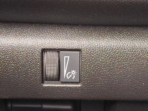 Used 2025 Chevrolet Colorado Trail Boss image 23