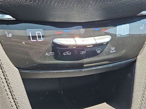 Used 2022 Cadillac XT5 Premium Luxury w/ LPO, Floor Liner Package image 18