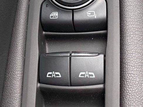 Used 2025 Cadillac XT5 Premium Luxury w/ Technology Package AWD/4WD image 17
