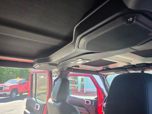 Used 2021 Jeep Wrangler Unlimited Sahara AWD/4WD image 11
