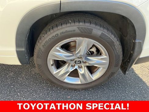 Used 2016 Toyota Highlander Limited Platinum image 35