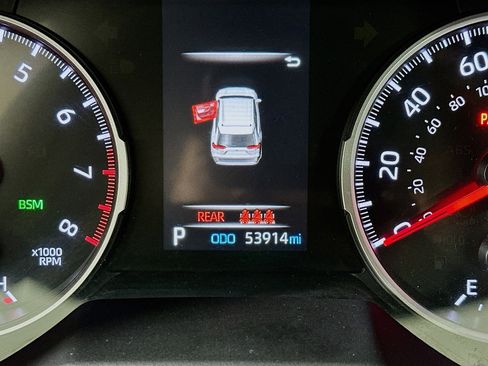 Used 2021 Toyota RAV4 XLE image 19