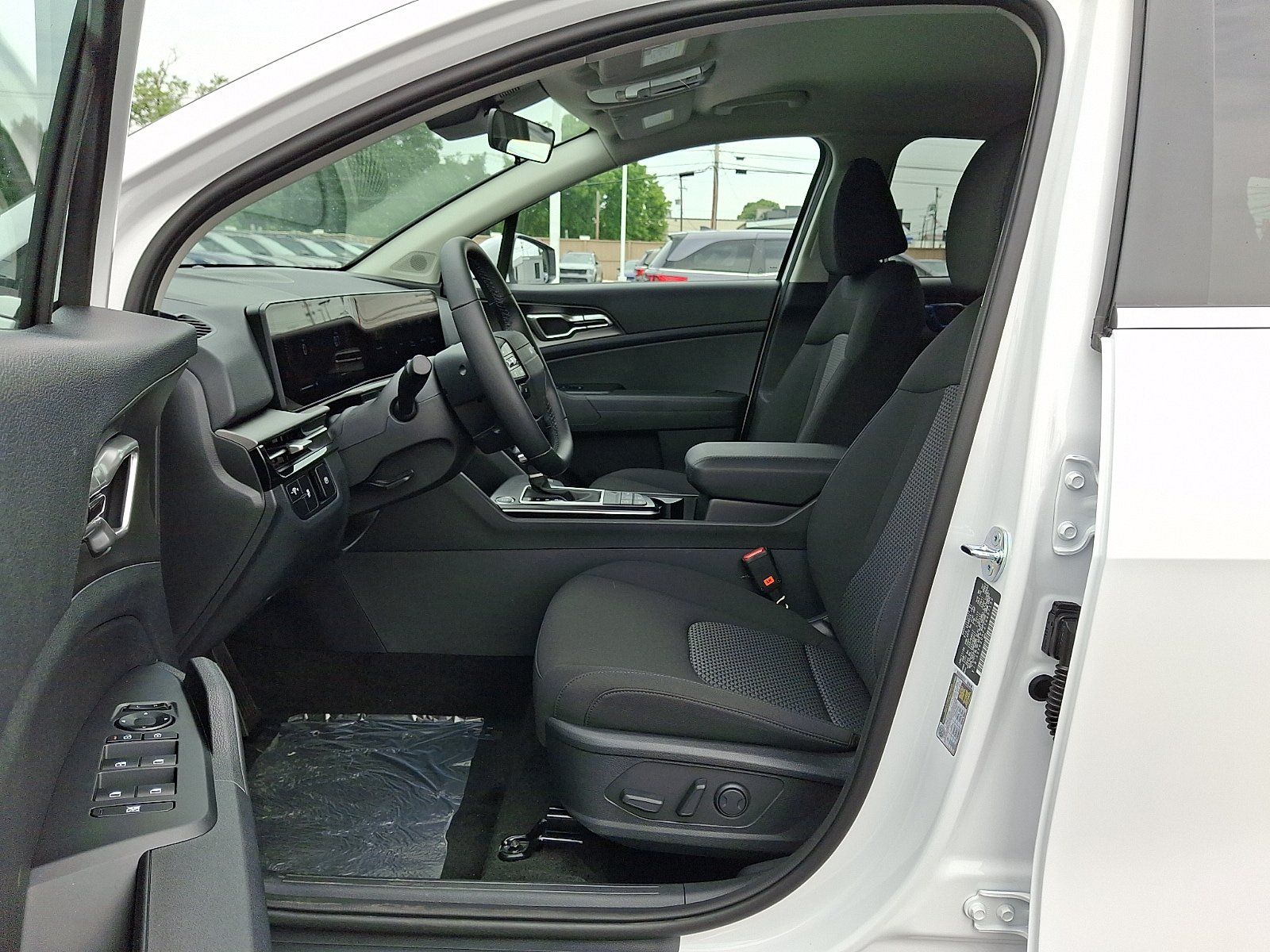 New 2026 Kia Sportage LX w/ LX Convenience Package AWD/4WD image 10