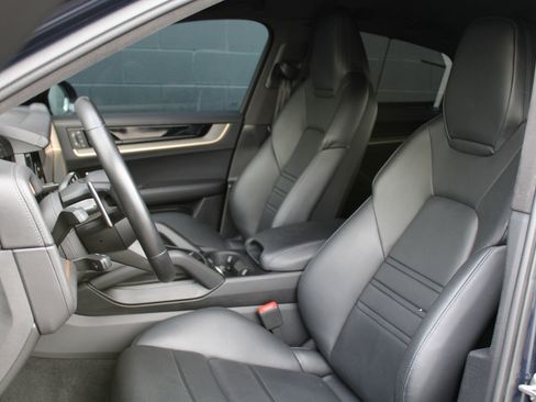 Certified 2024 Porsche Cayenne Turbo GT image 5