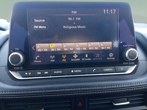 Used 2024 Nissan Rogue SV image 17