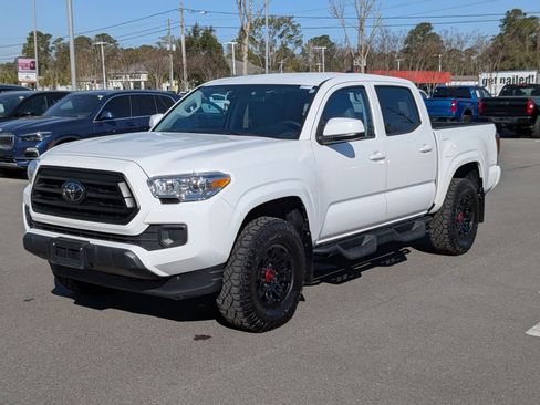 Used 2023 Toyota Tacoma SR image 7
