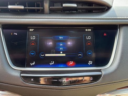 Used 2017 Cadillac XT5 Luxury w/ Driver Awareness Package AWD/4WD image 24