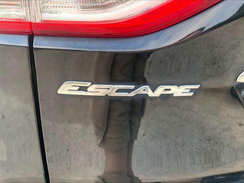 Used 2014 Ford Escape Titanium FWD image 30