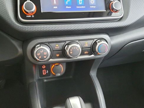 Certified 2025 Nissan Kicks Play S FWD image 31