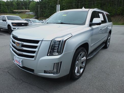 Used 2020 Cadillac Escalade ESV Luxury AWD/4WD image 7