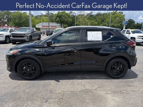 Used 2023 Nissan Kicks SV FWD image 2