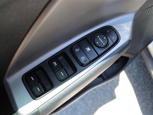 Used 2019 Kia Niro LX FWD image 12