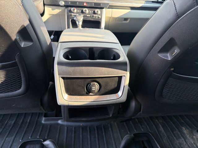 Used 2023 Kia Carnival LX FWD image 26
