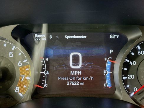 Used 2025 Jeep Compass Latitude AWD/4WD image 6
