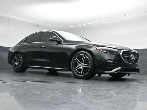 Used 2025 Mercedes-Benz E 350 4MATIC Sedan image 38