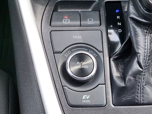 Used 2020 Toyota RAV4 LE w/ All Weather Liner Package image 23