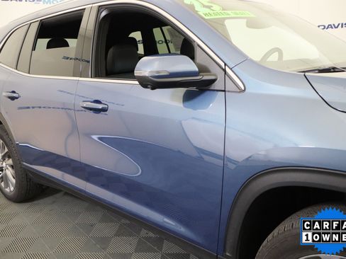 Used 2025 Buick Enclave Preferred FWD image 4