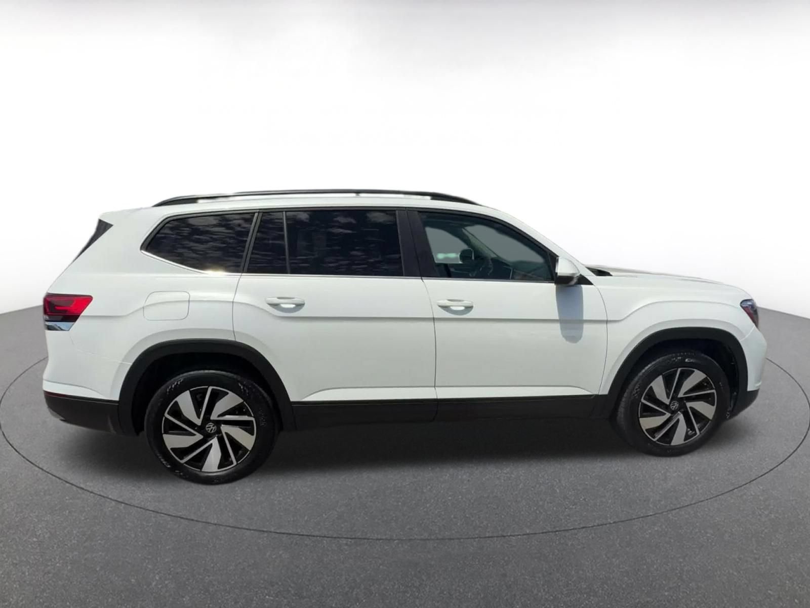 Used 2026 Volkswagen Atlas SE FWD image 15