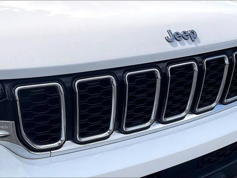 Used 2021 Jeep Grand Cherokee L Limited AWD/4WD image 31